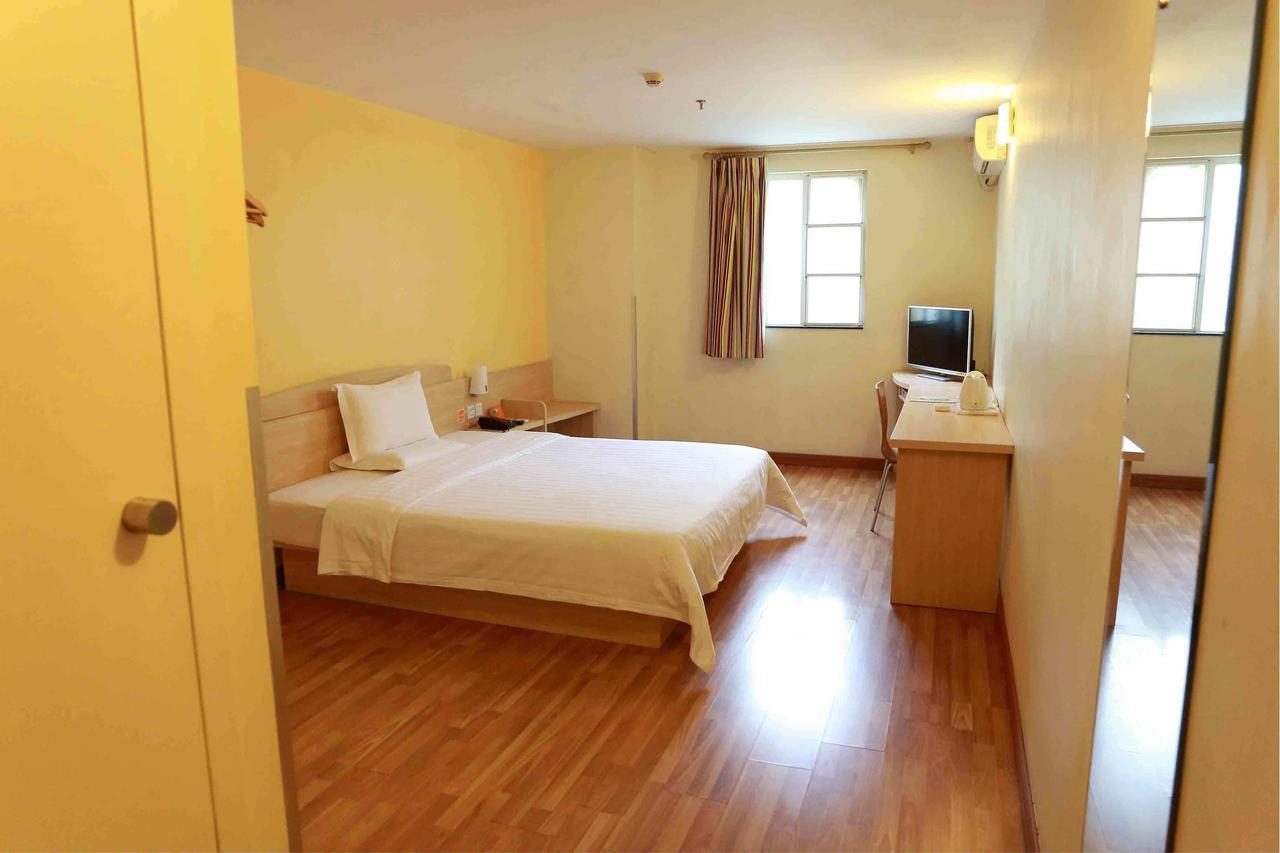 7Days Inn Wuhan Fujiapo Meiyuan Community Metro Station מראה חיצוני תמונה